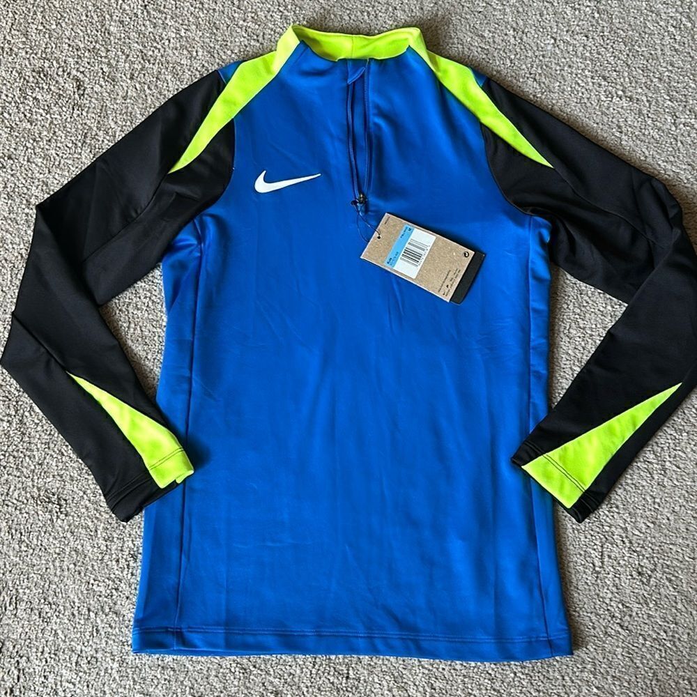Nike Dri-Fit Youth Unisex Strike 24 Drill Top!